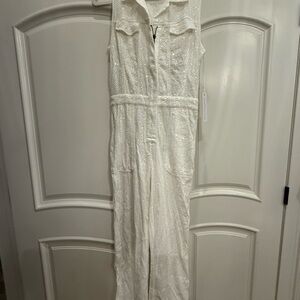 YFB, Elegant White Jumpsuit